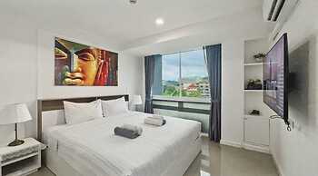 Kris - Modern Spacious 2 Bedroom Condo With Pool
