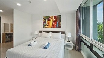 Kris - Modern Spacious 2 Bedroom Condo With Pool