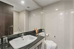 Kris - Modern Spacious 2 Bedroom Condo With Pool
