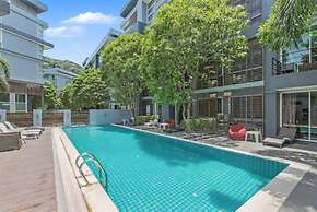 Kris - Modern Spacious 2 Bedroom Condo With Pool