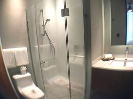 It Residence, 2 Bedroom Apartment with Rooftop Pool