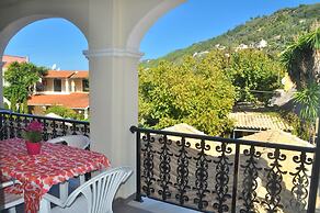 Yannis - Holiday Apartments on Agios Gordios Beach in Corfu