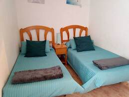 Wonderful top Floor Apartment Ideally Located Between sea and the City