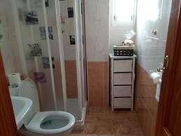 Wonderful top Floor Apartment Ideally Located Between sea and the City