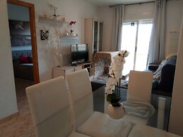 Wonderful top Floor Apartment Ideally Located Between sea and the City