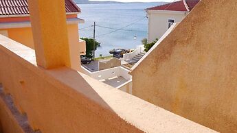 Cozy Apartment With sea View and one Bedroom