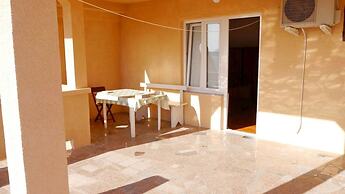 Cozy Apartment With sea View and one Bedroom