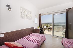 Summer Breeze Penthouse With Hot Tub