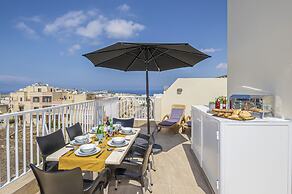 Summer Breeze Penthouse With Hot Tub