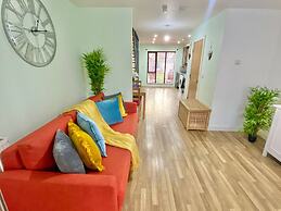 5-bed Townhouse Salford Deep Cleaned