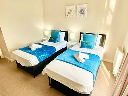 5-bed Townhouse Salford Deep Cleaned