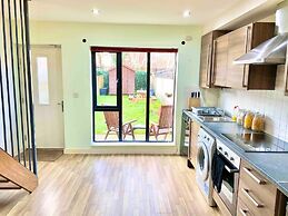 5-bed Townhouse Salford Deep Cleaned