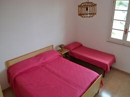 Cosy Apartment Near The Beach With Balcony - Pets Allowed