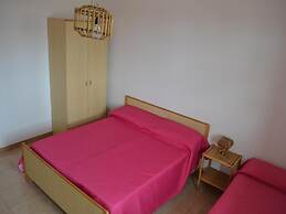 Cosy Apartment Near The Beach With Balcony - Pets Allowed