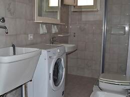 Cosy Apartment Near The Beach With Balcony - Pets Allowed