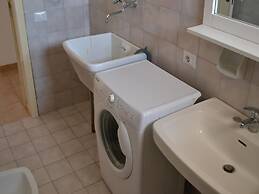 Cosy Apartment Near The Beach With Balcony - Pets Allowed