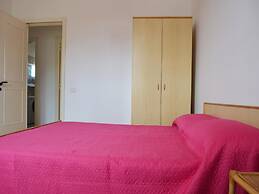 Cosy Apartment Near The Beach With Balcony - Pets Allowed