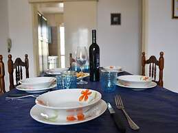 Cosy Apartment Near The Beach With Balcony - Pets Allowed