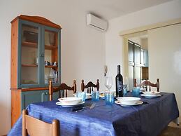 Cosy Apartment Near The Beach With Balcony - Pets Allowed
