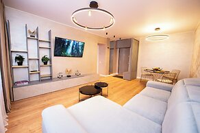 Sakura - One Bedroom Apartment - Next to Victoria Avenue and Cismigiu 