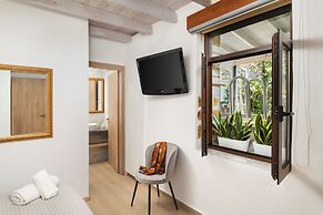 Villa Splantzia-heated Pool-garden-2 min Chania Port