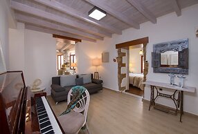 Villa Splantzia-heated Pool-garden-2 min Chania Port