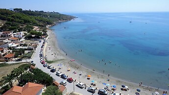 Sea Front Apartment 5 Beds With Balcony 250 Meters From the Beach