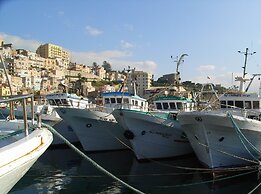 Sea Front Apartment 5 Beds With Balcony 250 Meters From the Beach