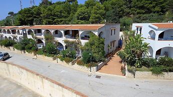 Sea Front Apartment 5 Beds With Balcony 250 Meters From the Beach