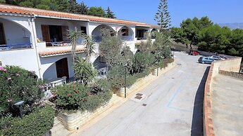 Sea Front Apartment 5 Beds With Balcony 250 Meters From the Beach