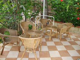 Sea Front Apartment 5 Beds With Balcony 250 Meters From the Beach