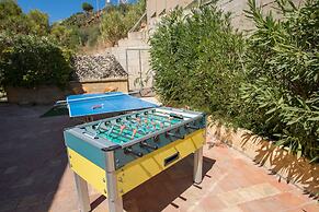 Sea Front Apartment 4 Beds With Balcony 250 Meters From the Beach