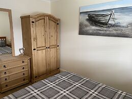 Waterfront House In The Heart Of St Neots