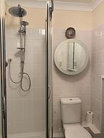 Waterfront House In The Heart Of St Neots