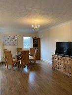 Waterfront House In The Heart Of St Neots