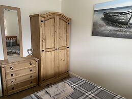Waterfront House In The Heart Of St Neots