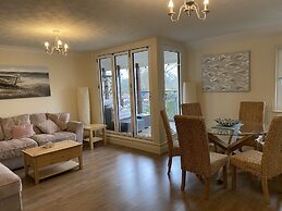 Waterfront House In The Heart Of St Neots