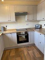 Waterfront House In The Heart Of St Neots