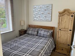 Waterfront House In The Heart Of St Neots