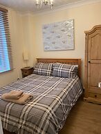 Waterfront House In The Heart Of St Neots