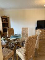Waterfront House In The Heart Of St Neots