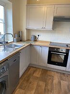 Waterfront House In The Heart Of St Neots