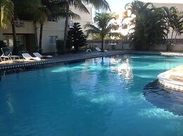 Lovely Apartment in Flic en Flac, Close to the Lovely Beach and all Am