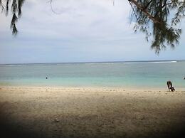 Lovely Apartment in Flic en Flac, Close to the Lovely Beach and all Am