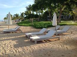 Lovely Apartment in Flic en Flac, Close to the Lovely Beach and all Am