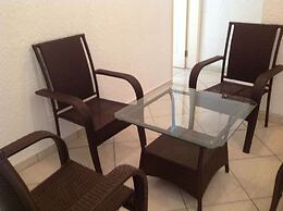 Lovely Apartment in Flic en Flac, Close to the Lovely Beach and all Am