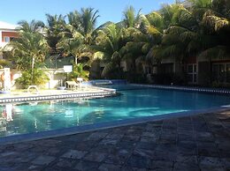 Lovely Apartment in Flic en Flac, Close to the Lovely Beach and all Am