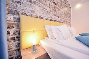 Colors Apartment - Cismigiu Gardens