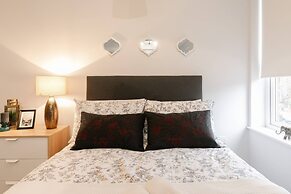 11 Helena House Business Apartment