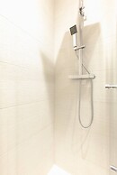 11 Helena House Business Apartment